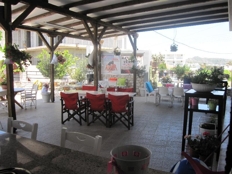 Vickys Studios Faliraki Rhodes City ภายนอก รูปภาพ